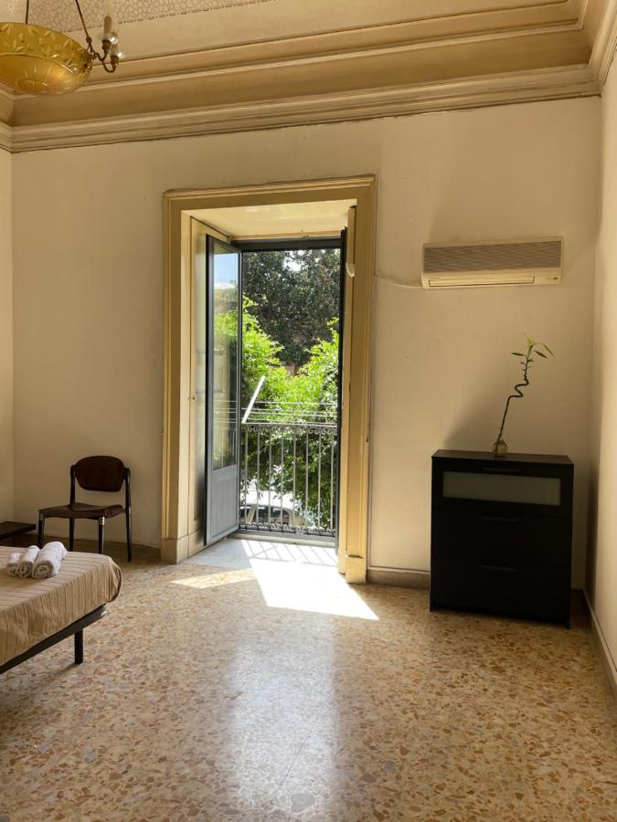 Bed And Books Isabella * Catania